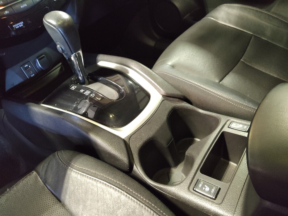 2015 Nissan Rogue in Mobile, AL 36606 - 18087409 26