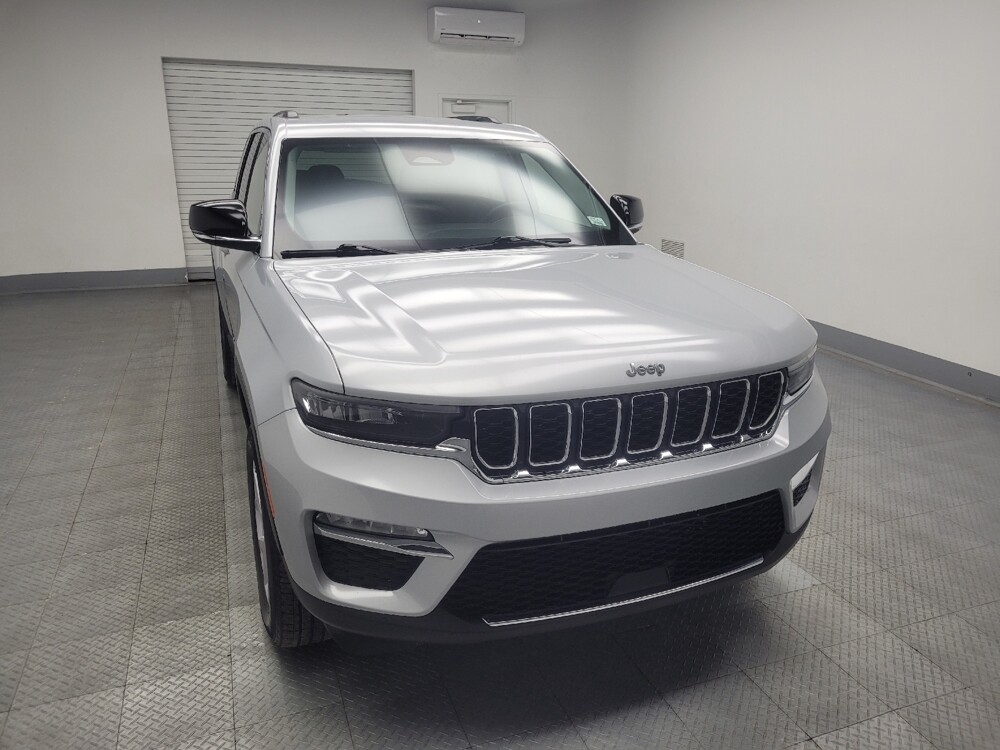 2022 Jeep Grand Cherokee in Indianapolis, IN 46219 - 18087424 14