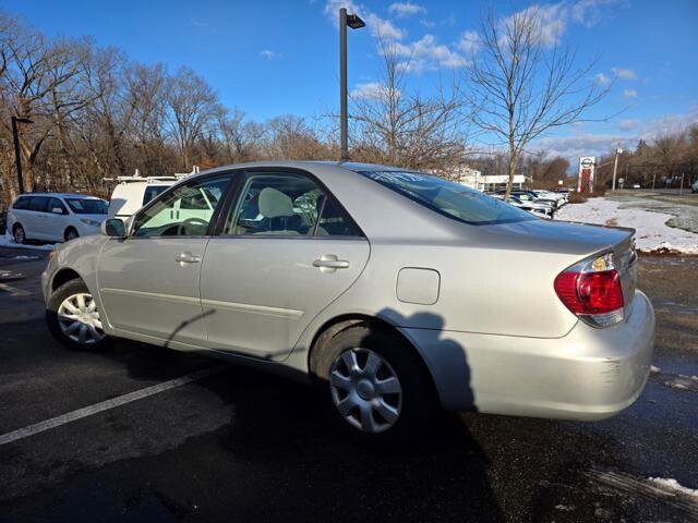 2005 Toyota Camry in Blauvelt, NY 10913 - 18087425 5