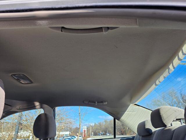 2005 Toyota Camry in Blauvelt, NY 10913 - 18087425 35