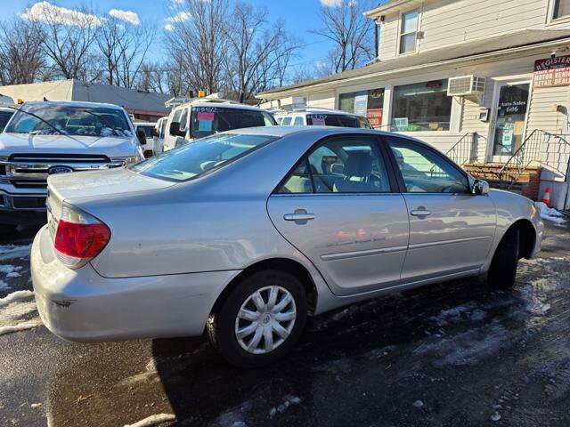 2005 Toyota Camry in Blauvelt, NY 10913 - 18087425 7
