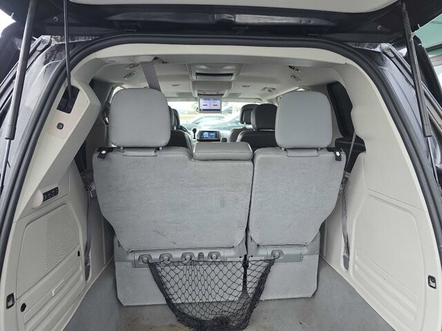 2013 Volkswagen Routan in Knoxville, TN 37912 - 18087427 17