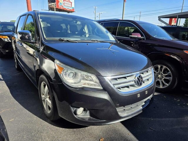 2013 Volkswagen Routan in Knoxville, TN 37912 - 18087427 3