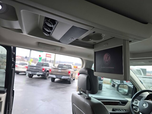 2013 Volkswagen Routan in Knoxville, TN 37912 - 18087427 6