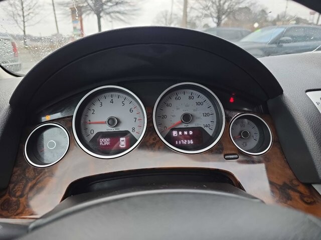 2013 Volkswagen Routan in Knoxville, TN 37912 - 18087427 8