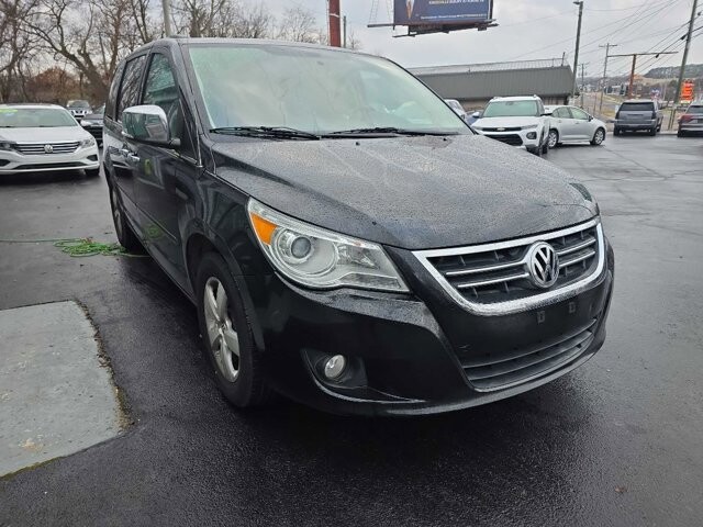 2013 Volkswagen Routan in Knoxville, TN 37912 - 18087427 21