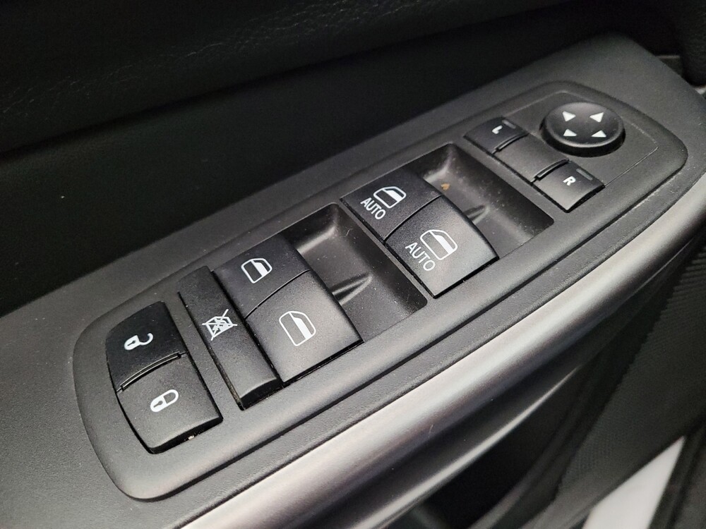 2021 Jeep Cherokee in Downey, CA 90241 - 18087432 27