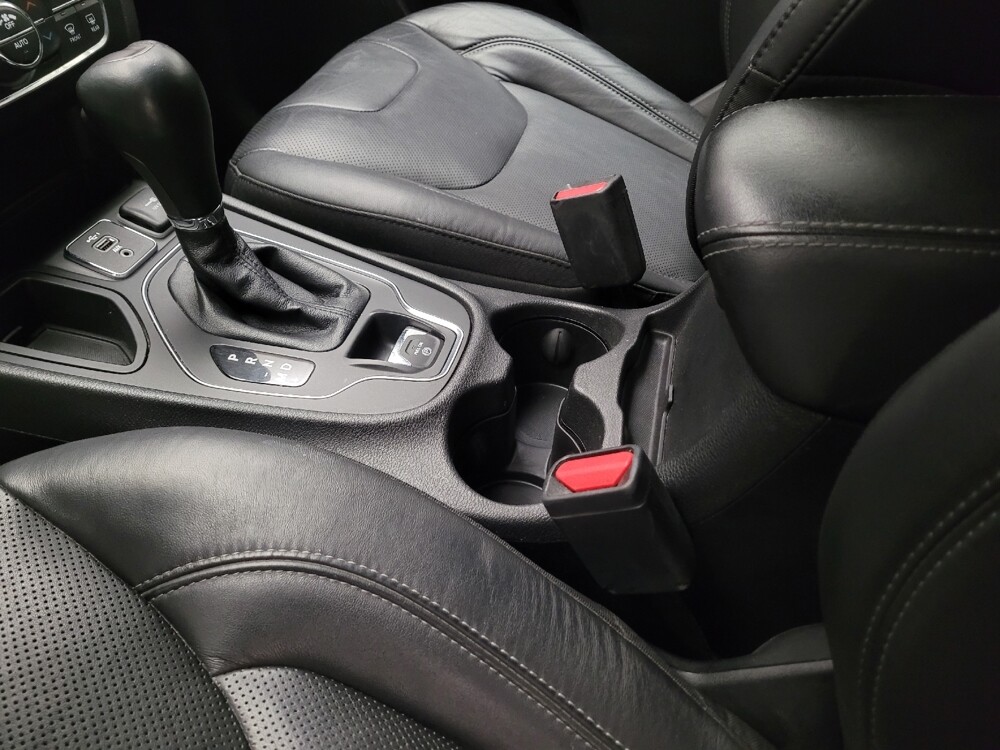 2021 Jeep Cherokee in Downey, CA 90241 - 18087432 26