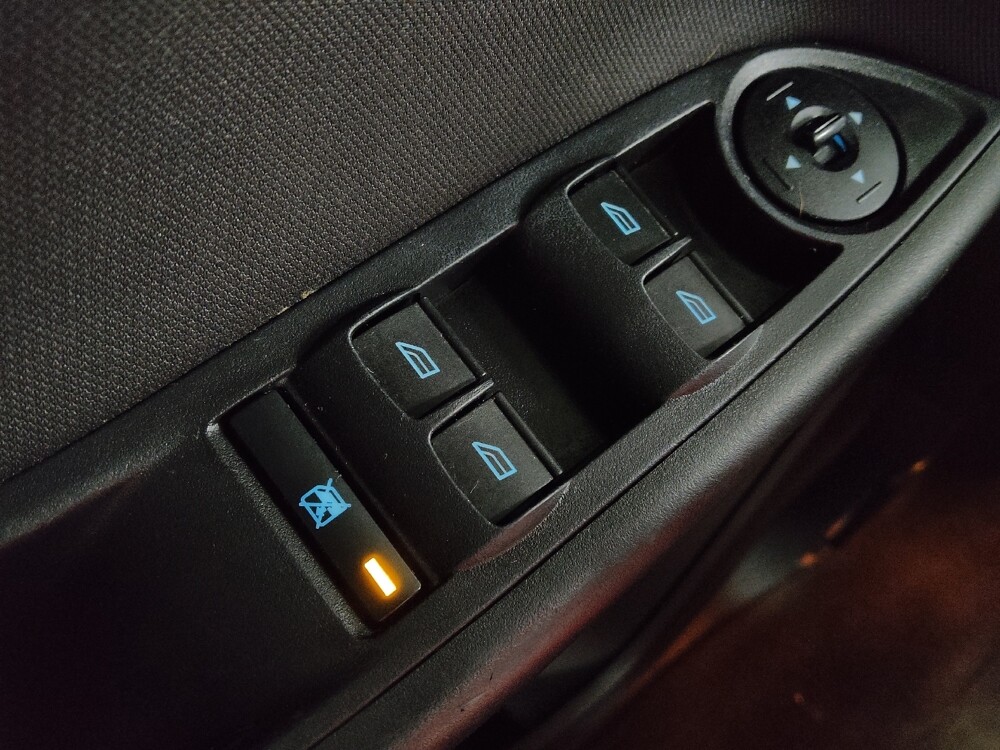 2018 Ford Focus in Jackson, MS 39211 - 18087433 27