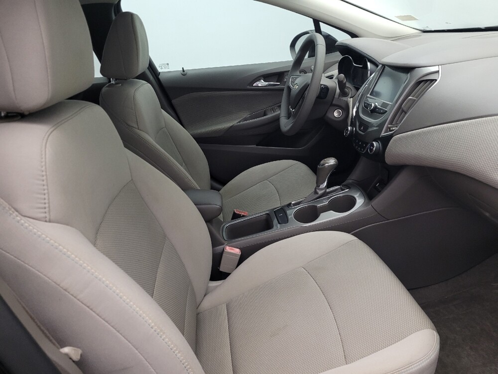 2017 Chevrolet Cruze in Gainesville, FL 32609 - 18087446 21