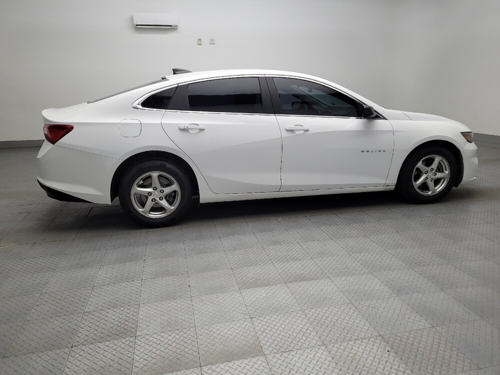 2018 Chevrolet Malibu in Round Rock, TX 78664 - 18087447 10