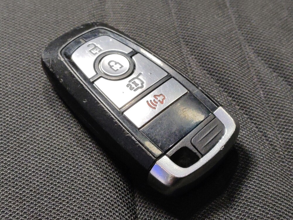 2020 Ford Explorer in Glendale, AZ 85301 - 18087464 32