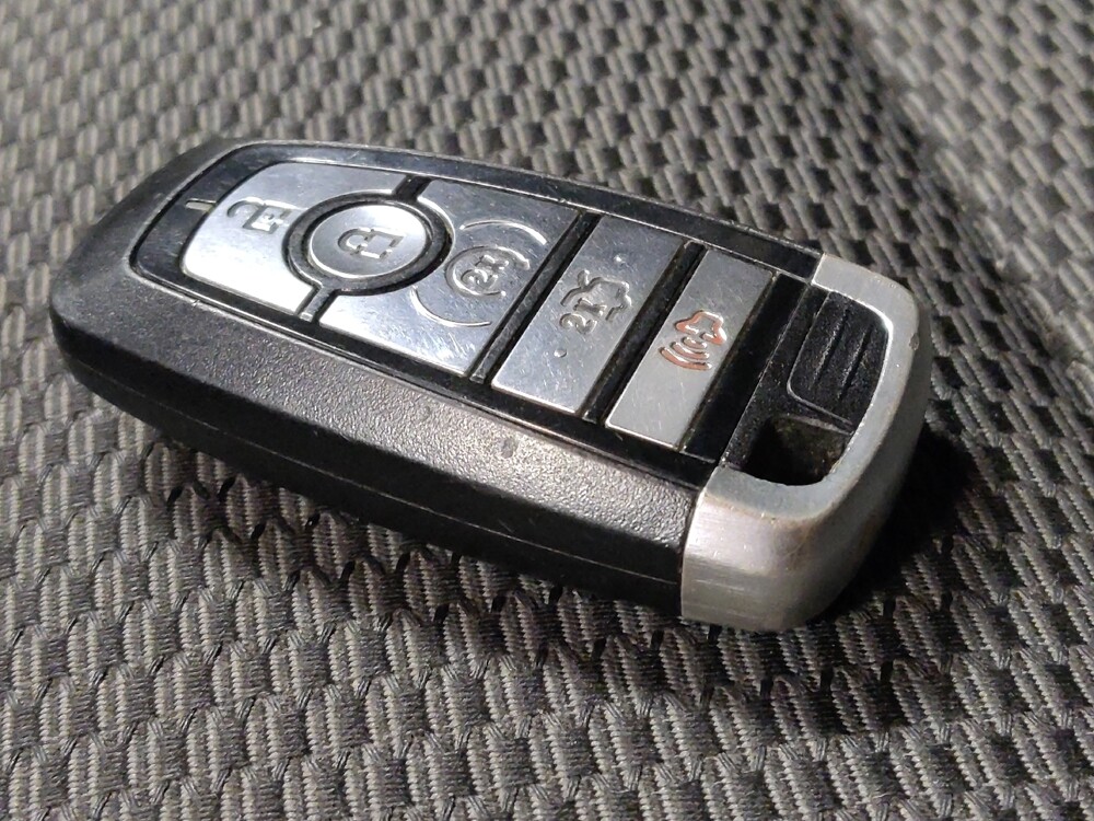 2018 Ford Explorer in Mesa, AZ 85210 - 18087465 32