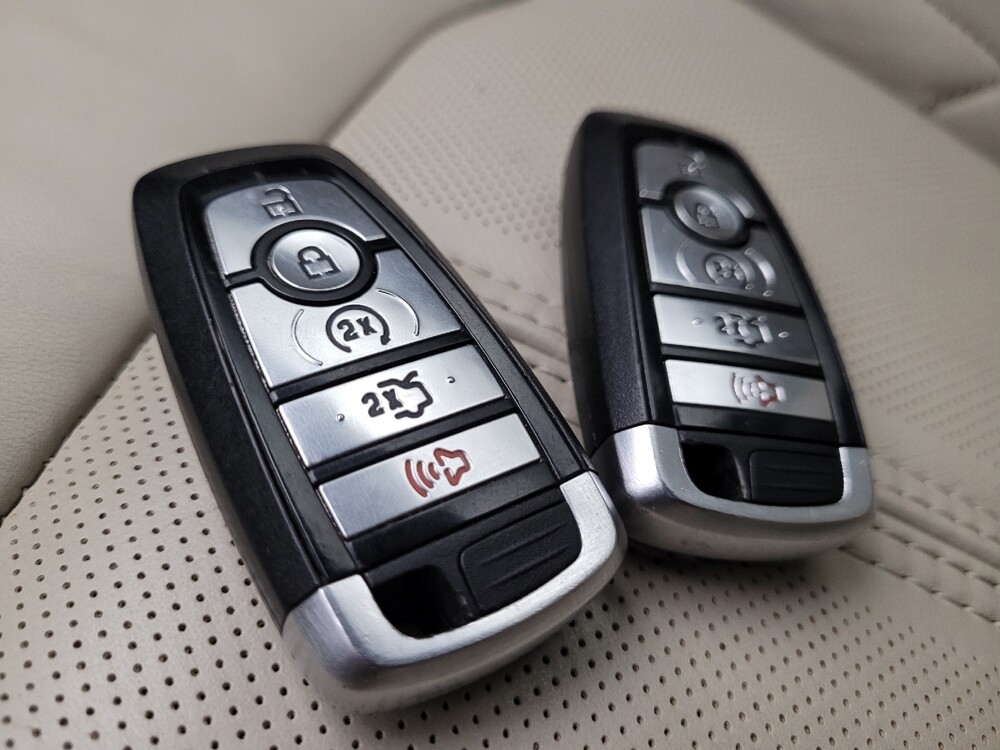 2017 Ford Fusion in Phoenix, AZ 85015 - 18087466 32