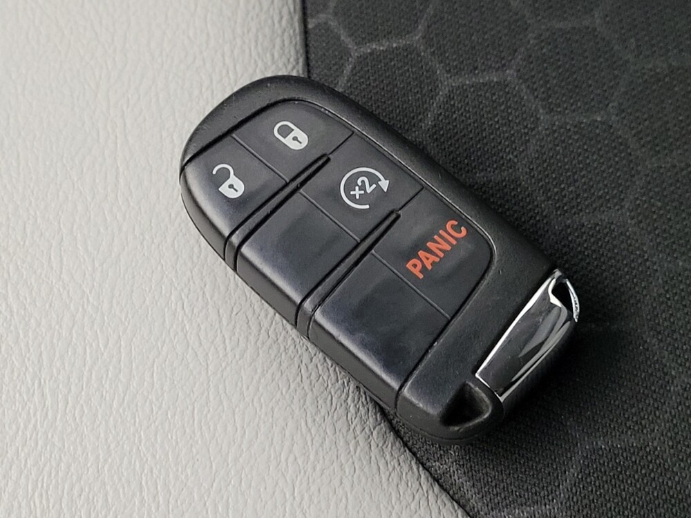 2019 Jeep Compass in Phoenix, AZ 85015 - 18087467 32