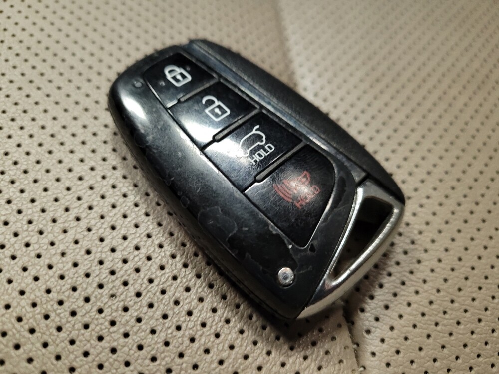 2018 Hyundai Santa Fe in Phoenix, AZ 85015 - 18087470 32