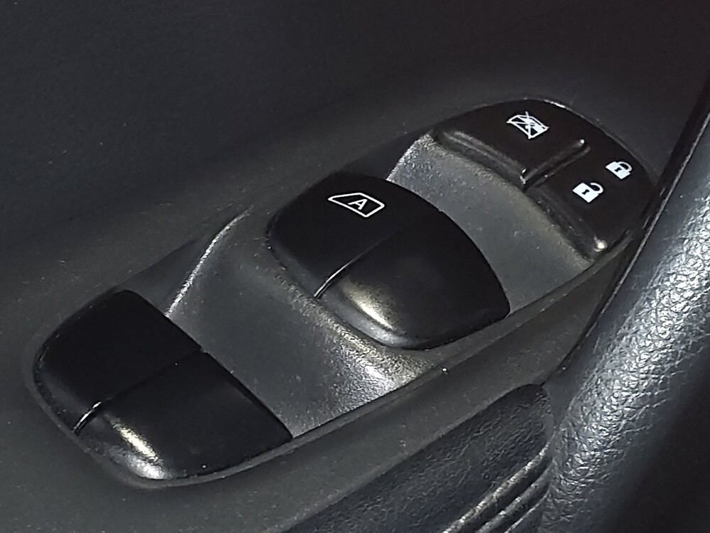 2018 Nissan Rogue in Kissimmee, FL 34744 - 18087474 27