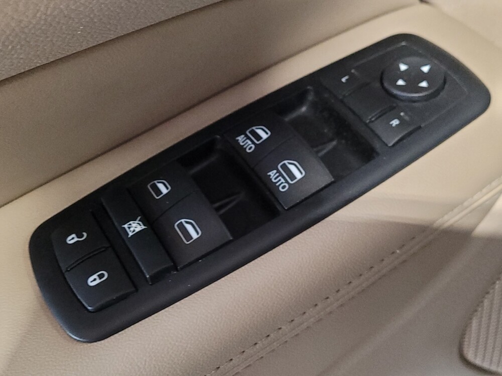 2016 Jeep Grand Cherokee in Hialeah, FL 33014 - 18087480 27