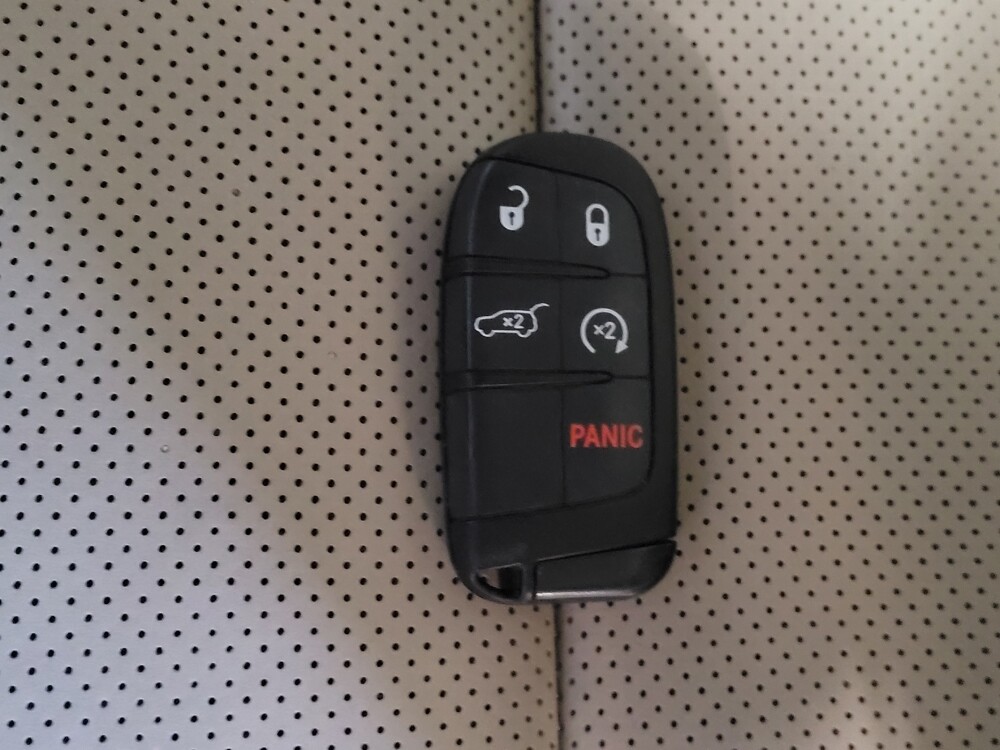 2016 Jeep Grand Cherokee in Hialeah, FL 33014 - 18087480 32