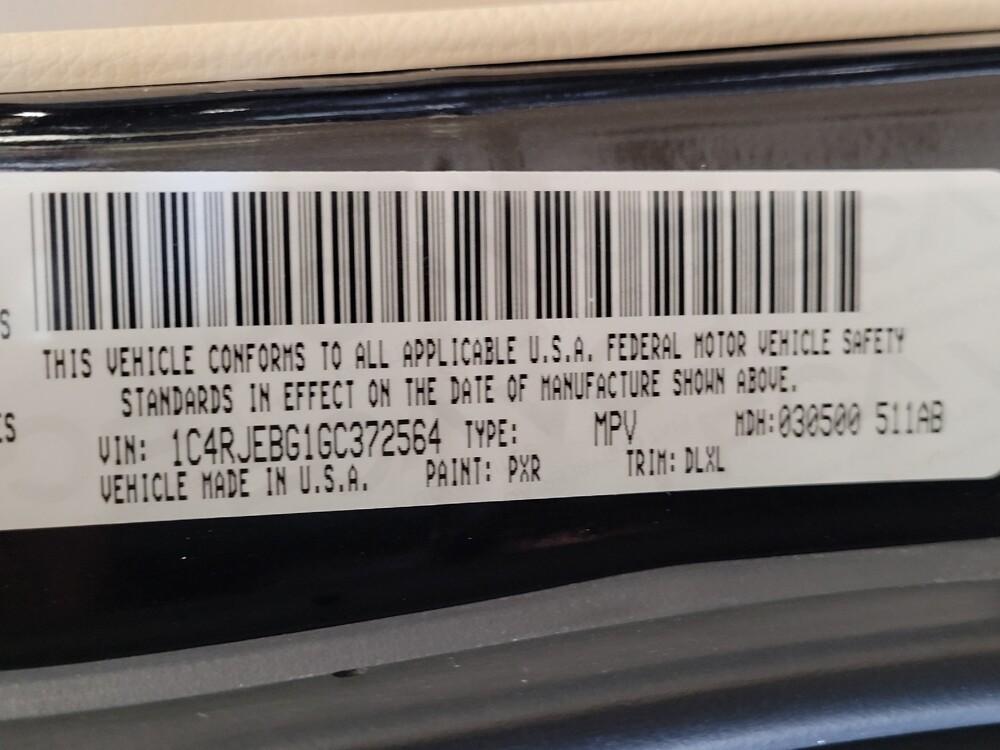 2016 Jeep Grand Cherokee in Hialeah, FL 33014 - 18087480 33