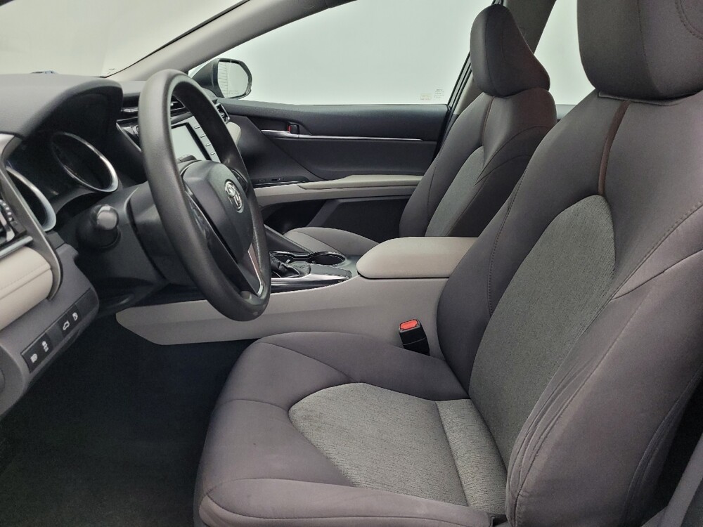 2018 Toyota Camry in Hialeah, FL 33014 - 18087484 17