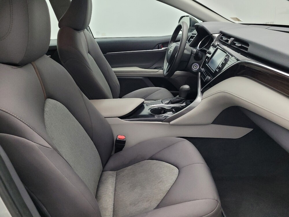 2018 Toyota Camry in Hialeah, FL 33014 - 18087484 21