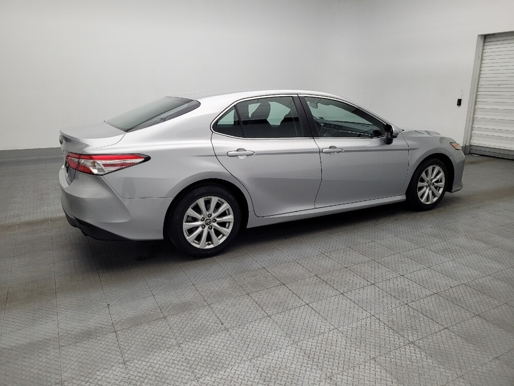 2018 Toyota Camry in Hialeah, FL 33014 - 18087484 10