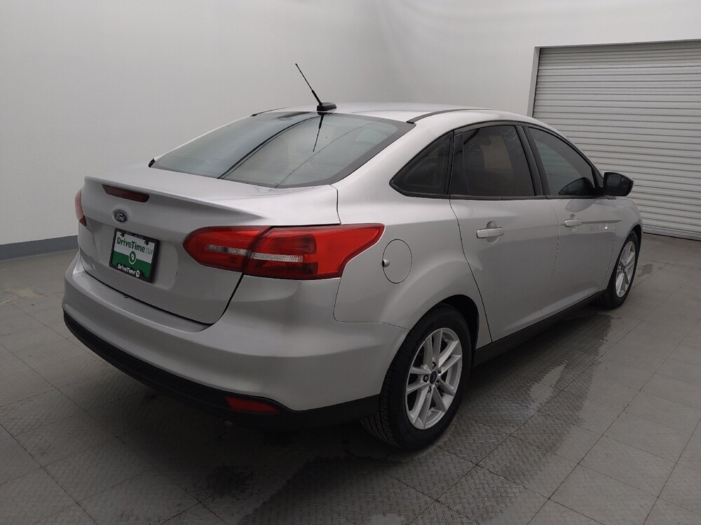 2018 Ford Focus in Houston, TX 77034 - 18087496 9
