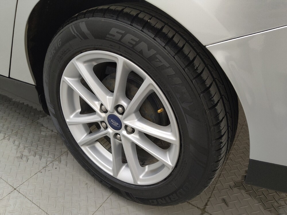 2018 Ford Focus in Houston, TX 77034 - 18087496 31