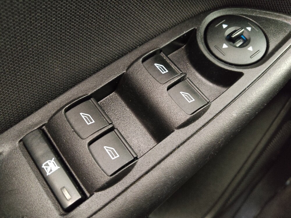 2018 Ford Focus in Houston, TX 77034 - 18087496 27