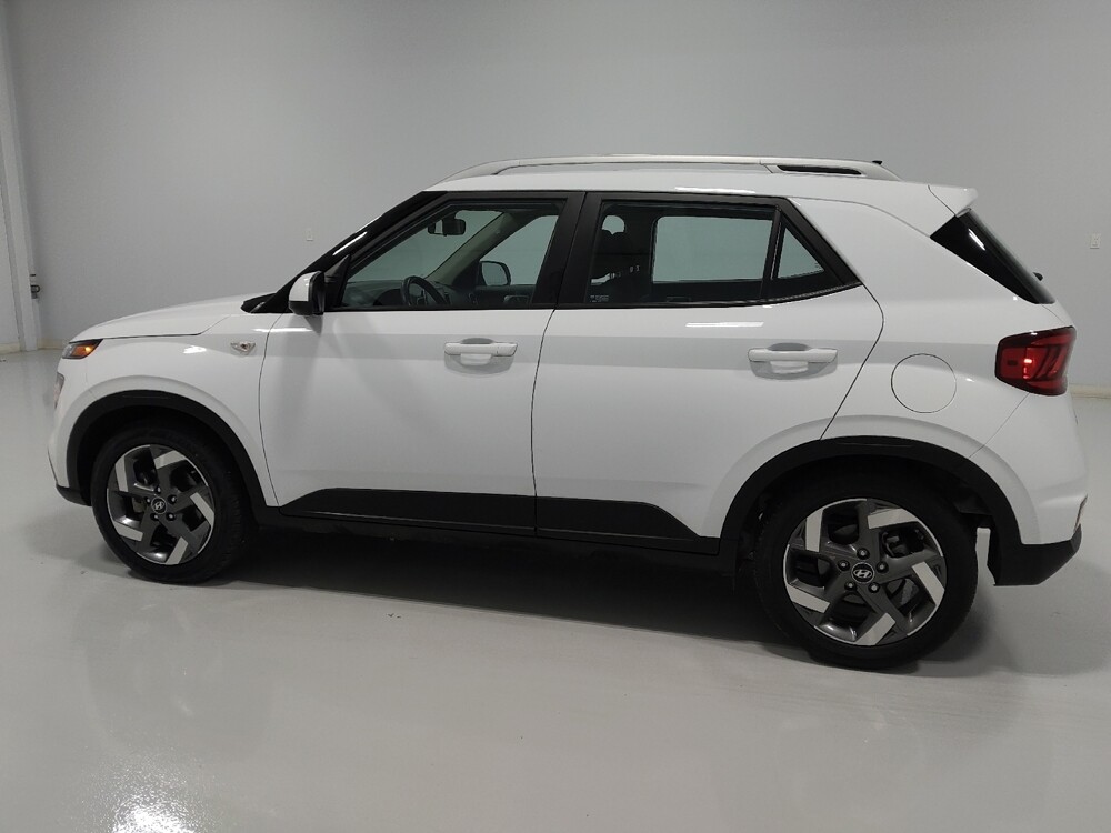 2022 Hyundai Venue in Columbus, OH 43228 - 18087497 3