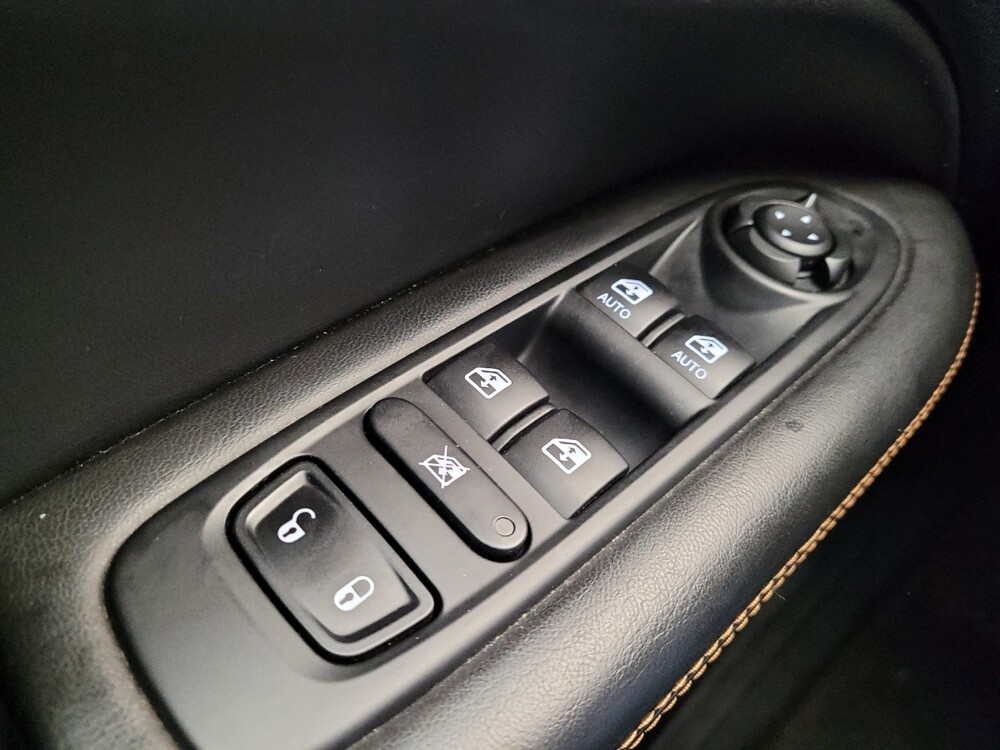 2018 Jeep Compass in Louisville, KY 40258 - 18087502 27