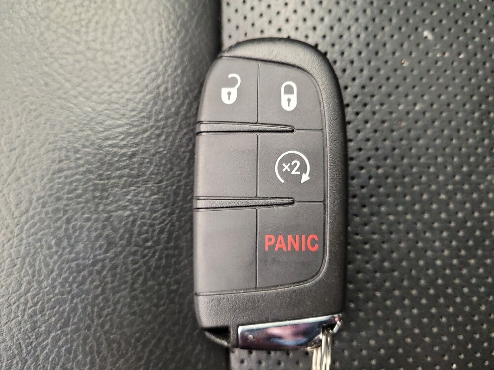 2018 Jeep Compass in Louisville, KY 40258 - 18087502 32