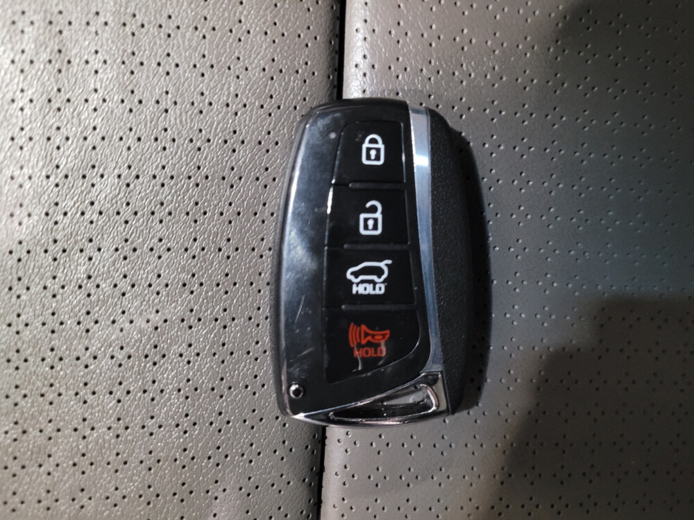 2016 Hyundai Santa Fe in Pittsburgh, PA 15236 - 18087503 32