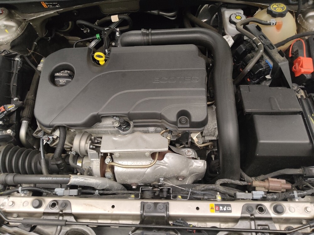 2022 Chevrolet Malibu in Peoria, IL 61615 - 18087517 30