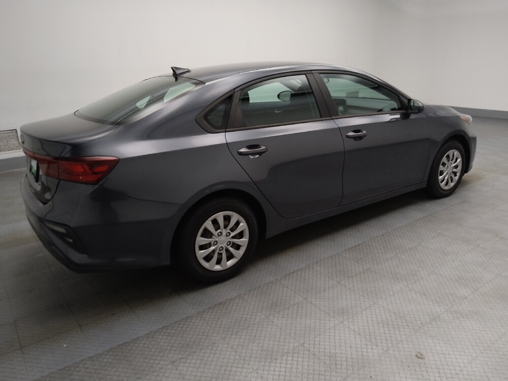 2021 Kia Forte in Peoria, IL 61615 - 18087520 10