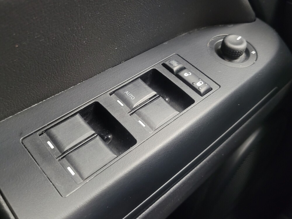 2013 Jeep Compass in Des Moines, IA 50310 - 18087524 27