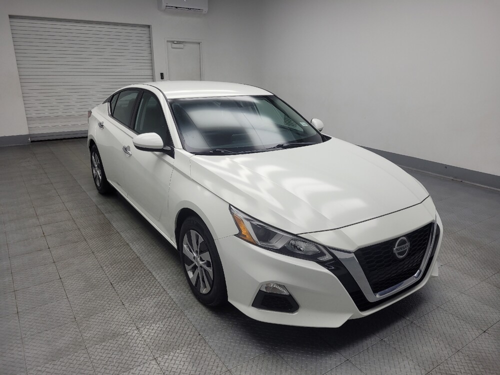 2019 Nissan Altima in Indianapolis, IN 46219 - 18087526 13