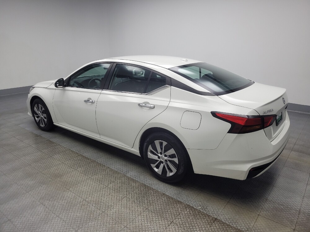 2019 Nissan Altima in Indianapolis, IN 46219 - 18087526 3