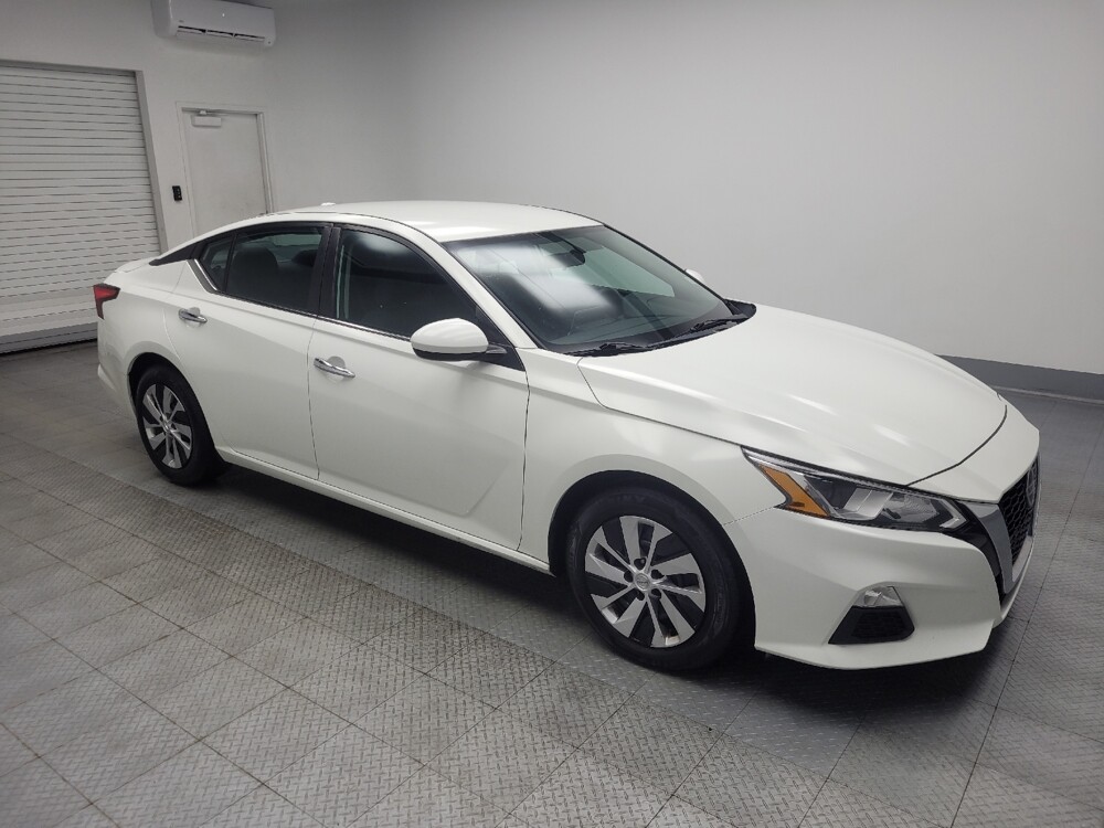 2019 Nissan Altima in Indianapolis, IN 46219 - 18087526 11