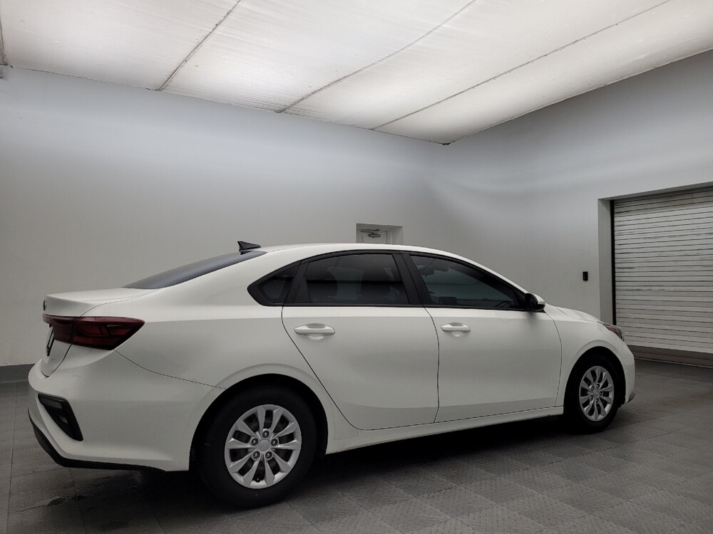 2021 Kia Forte in Mesa, AZ 85210 - 18087575 10