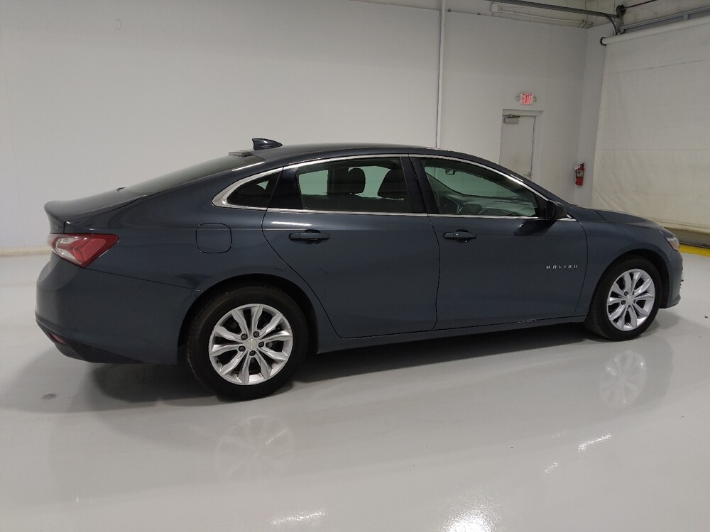 2019 Chevrolet Malibu in Columbus, OH 43228 - 18087576 10