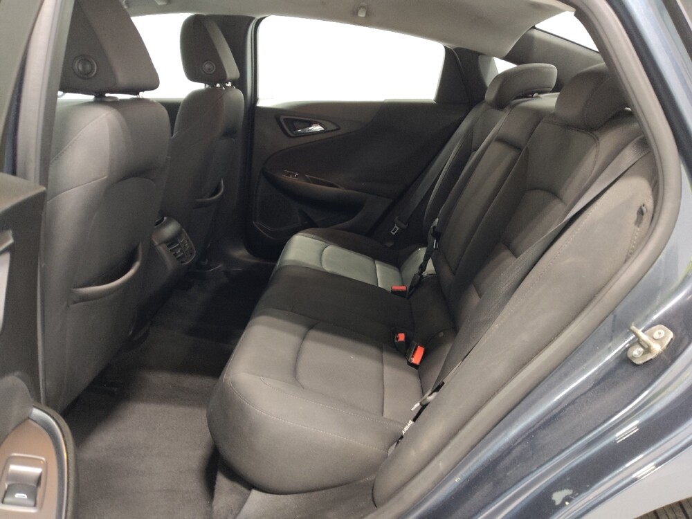 2019 Chevrolet Malibu in Columbus, OH 43228 - 18087576 18