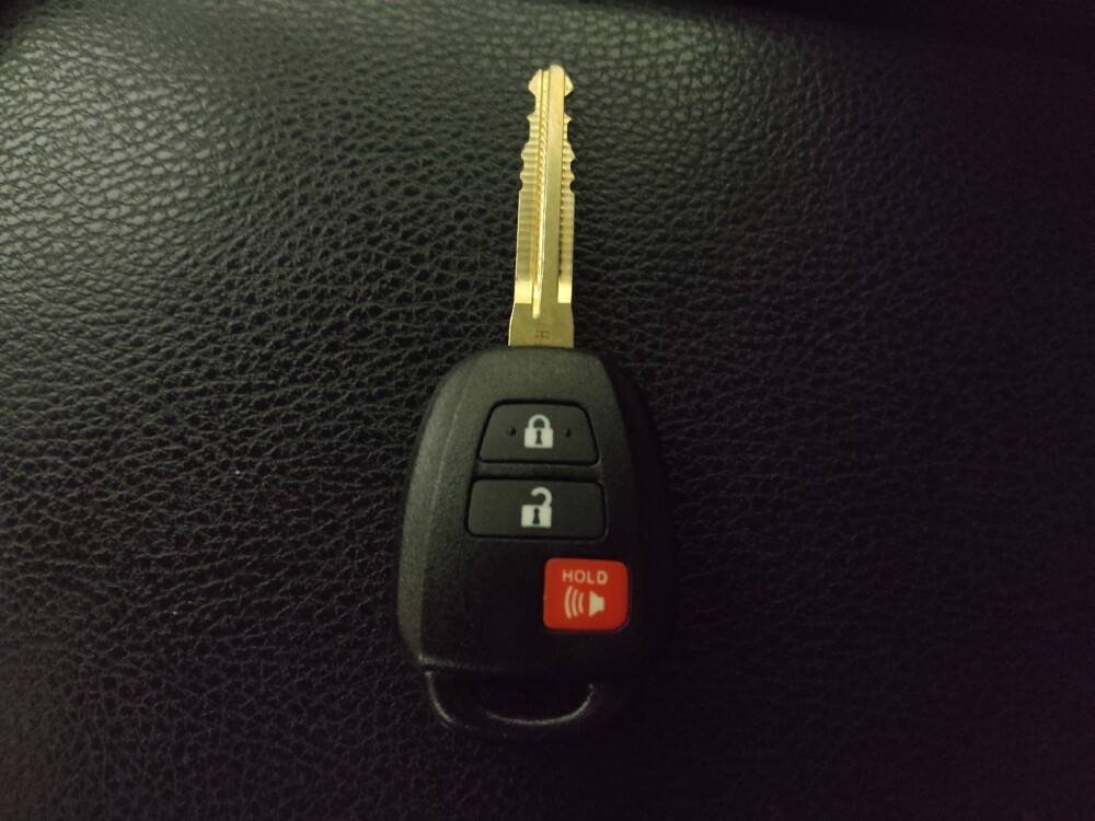 2018 Toyota RAV4 in Marietta, GA 30062 - 18087577 32