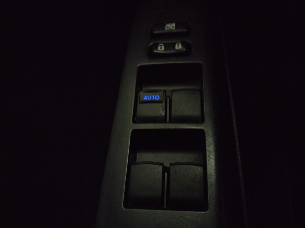 2018 Toyota RAV4 in Marietta, GA 30062 - 18087577 27