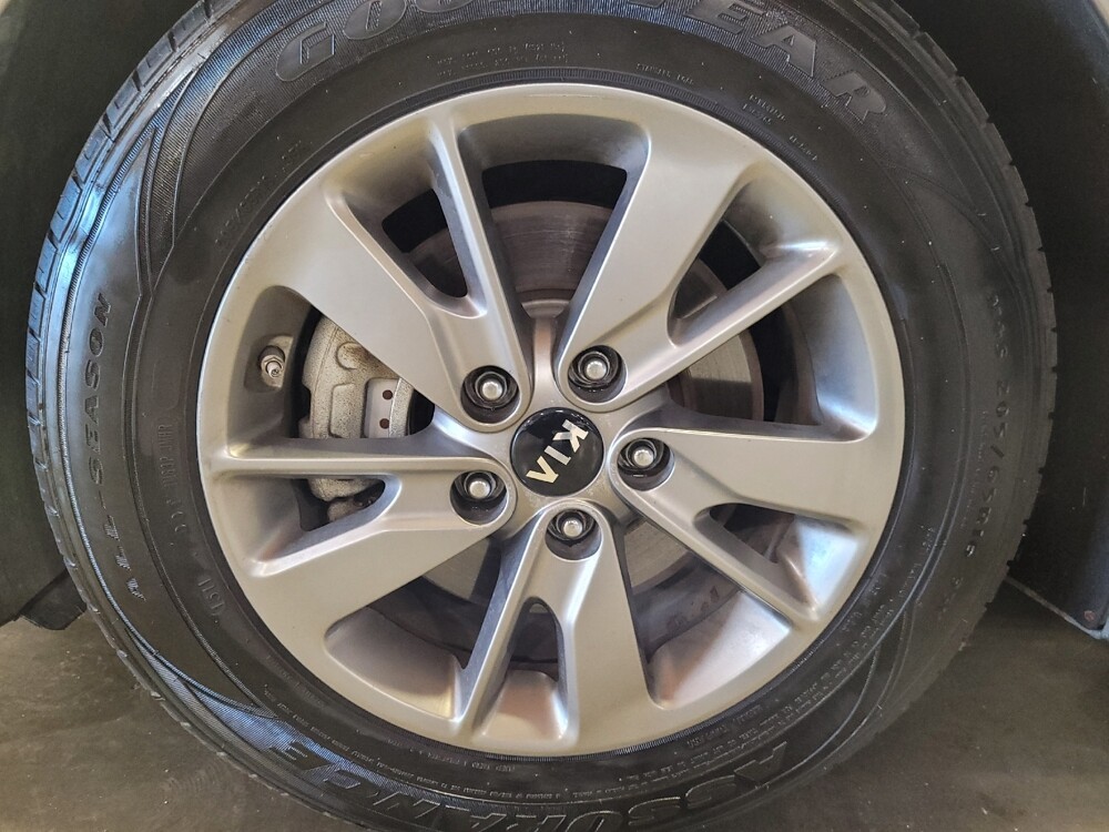 2016 Kia Optima in Montclair, CA 91763 - 18087588 31