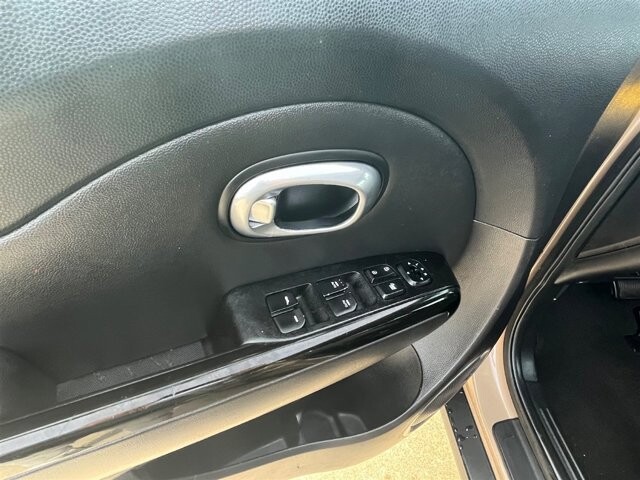 2014 Kia Soul in Greenville, SC 29607 - 18087599 29