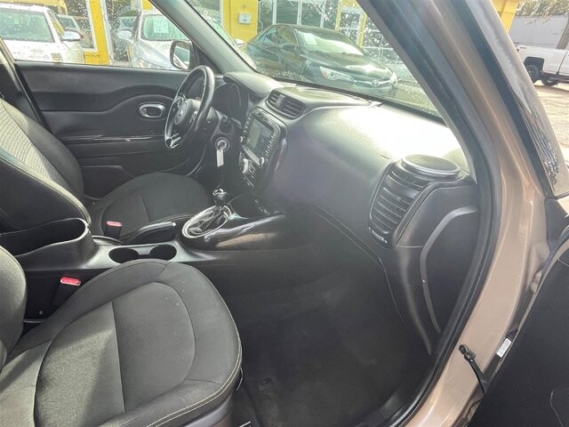 2014 Kia Soul in Greenville, SC 29607 - 18087599 17