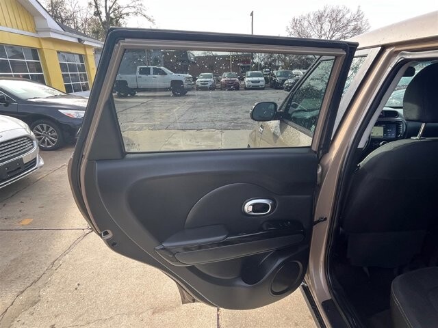 2014 Kia Soul in Greenville, SC 29607 - 18087599 21