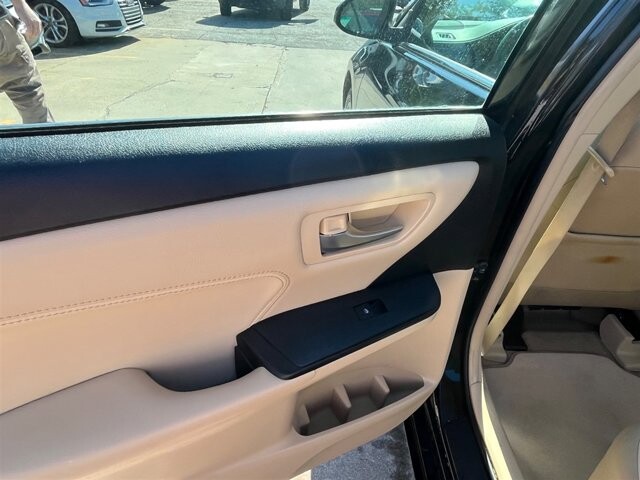 2017 Toyota Camry in Greenville, SC 29607 - 18087601 27